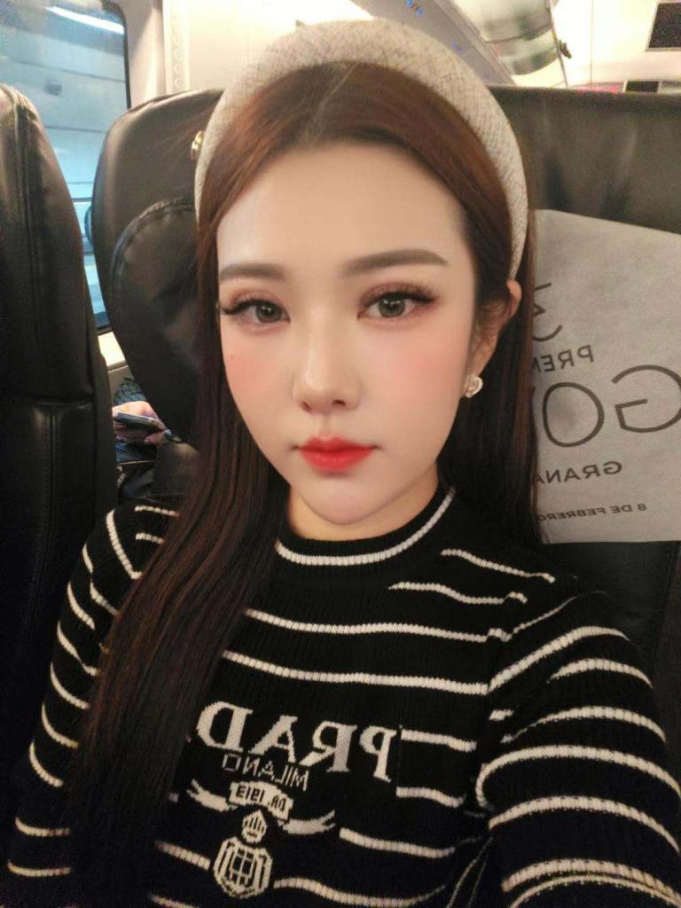 Chica busca chico en Ibiza: 