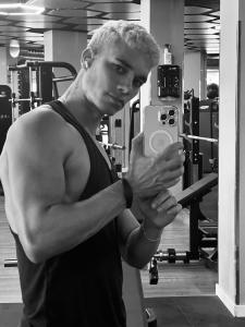 Chico busca chica en Las Palmas: 