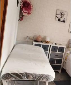 Chica busca chico en Alicante: 