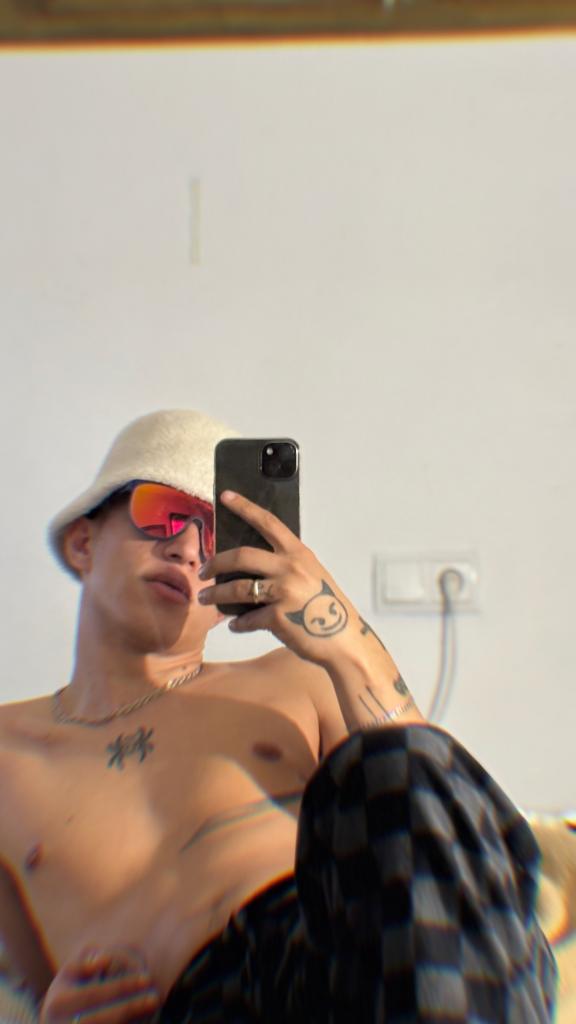 Chico busca chica en Málaga: 