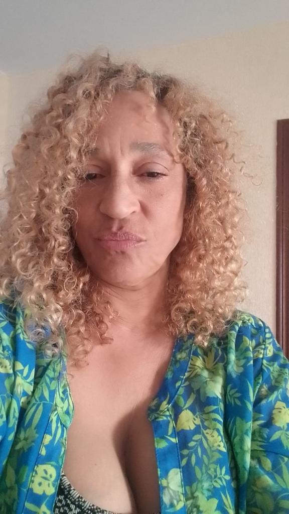 Chica busca chico en Cádiz: 