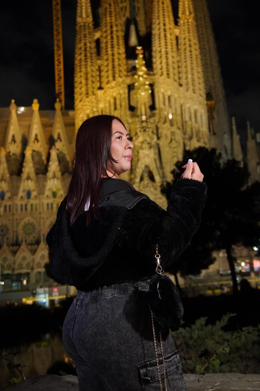 641970604: Chica busca chico en Barcelona