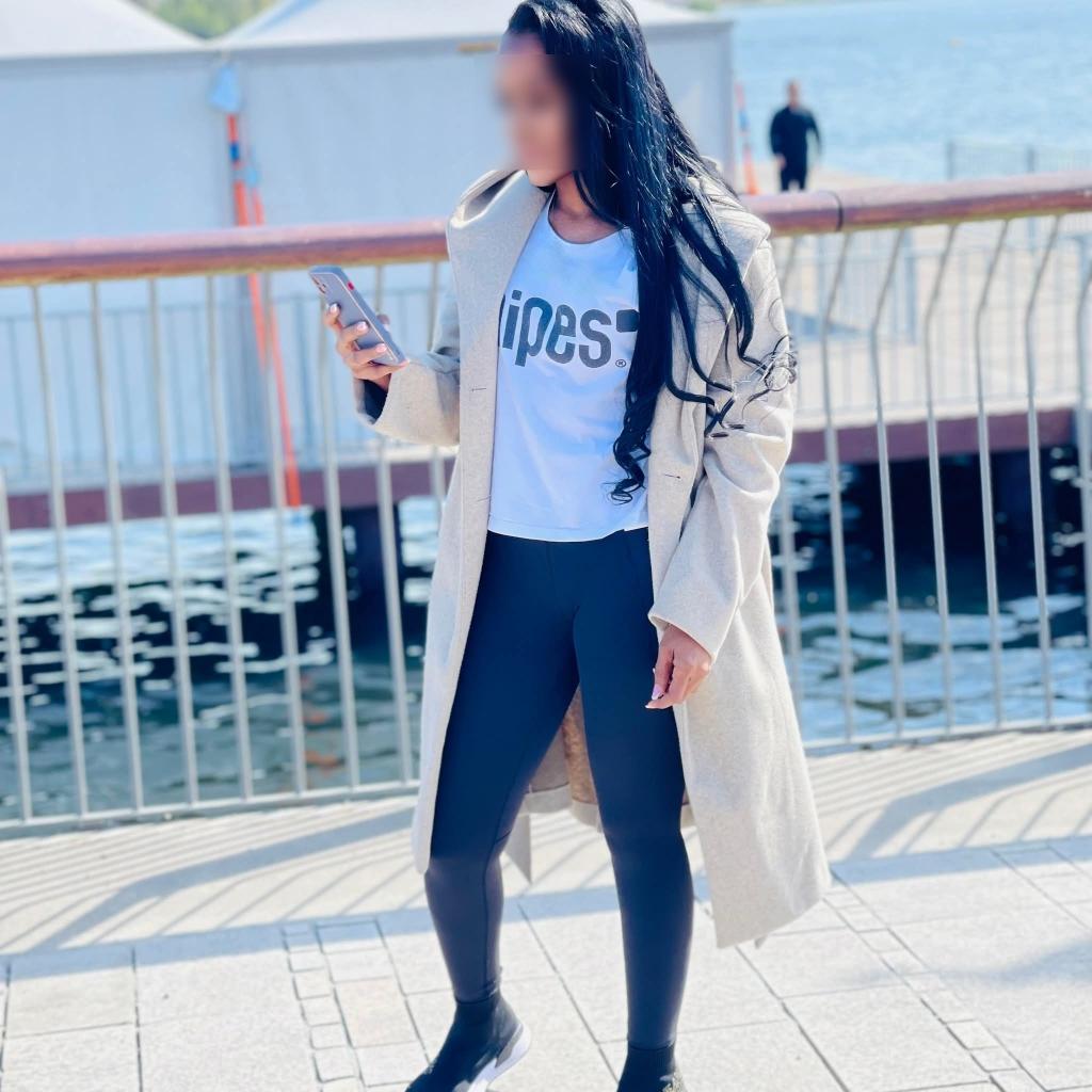 Chica busca chico en Cádiz: 