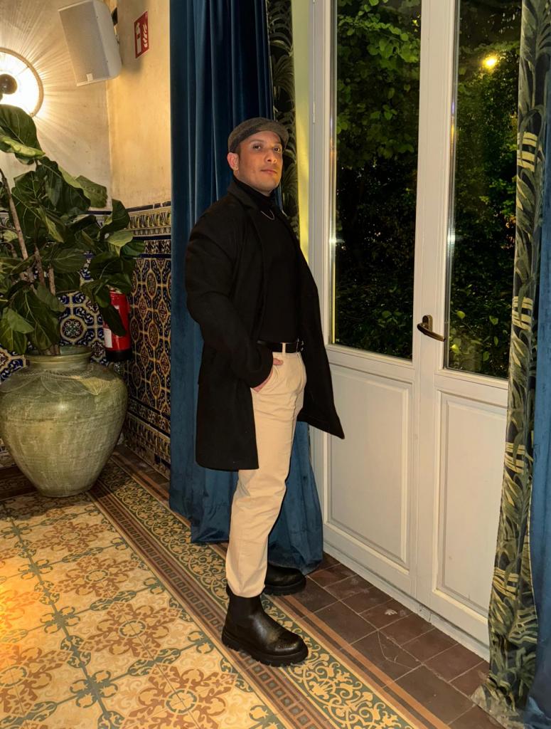 Chico busca chica en Sevilla: 