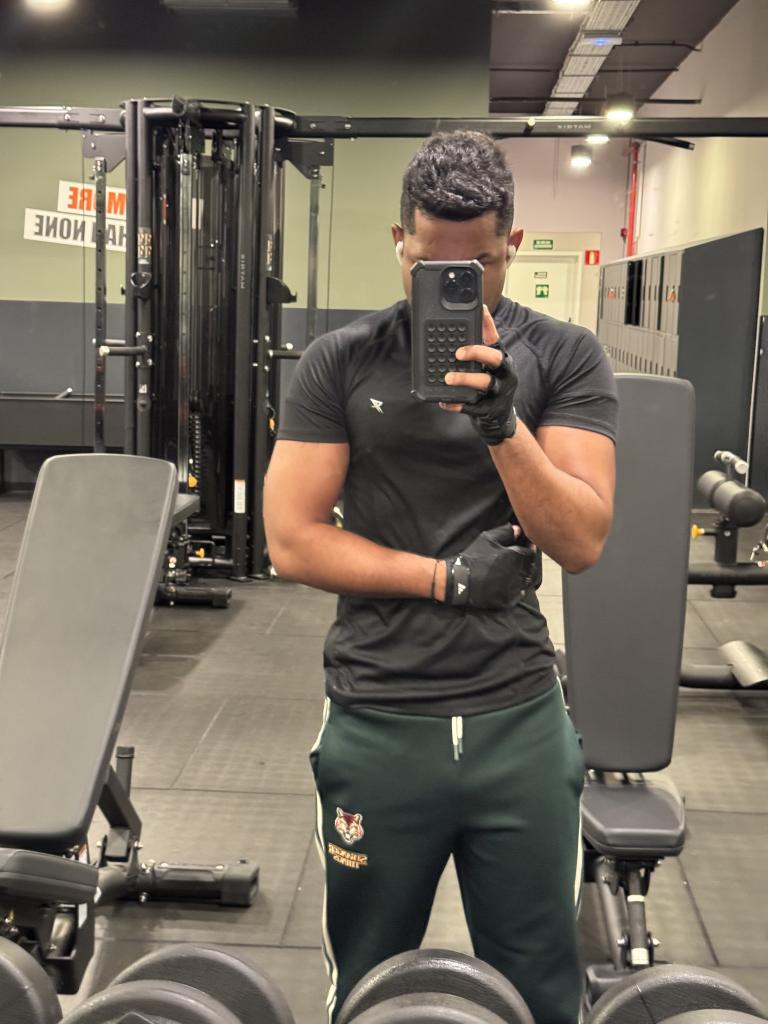 661438907: Chico busca chica en Madrid