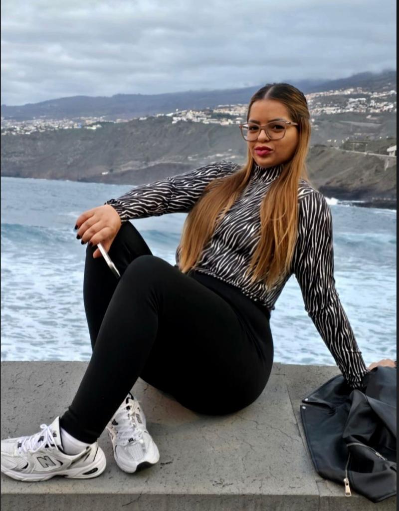 Chica busca chico en Tenerife: 