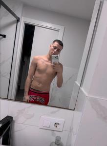 624968540: Chico busca chica en Barcelona