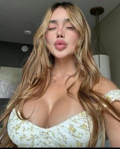 677775907: Chica busca chico en Granada