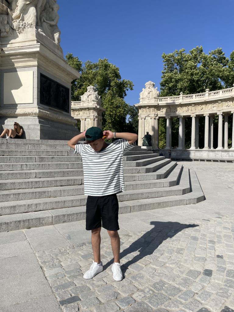 614527123: Chico busca chica en Barcelona