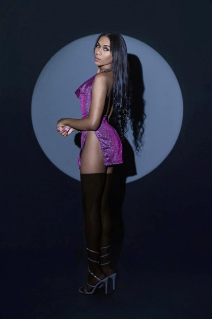 643061280: Transexual en Almería