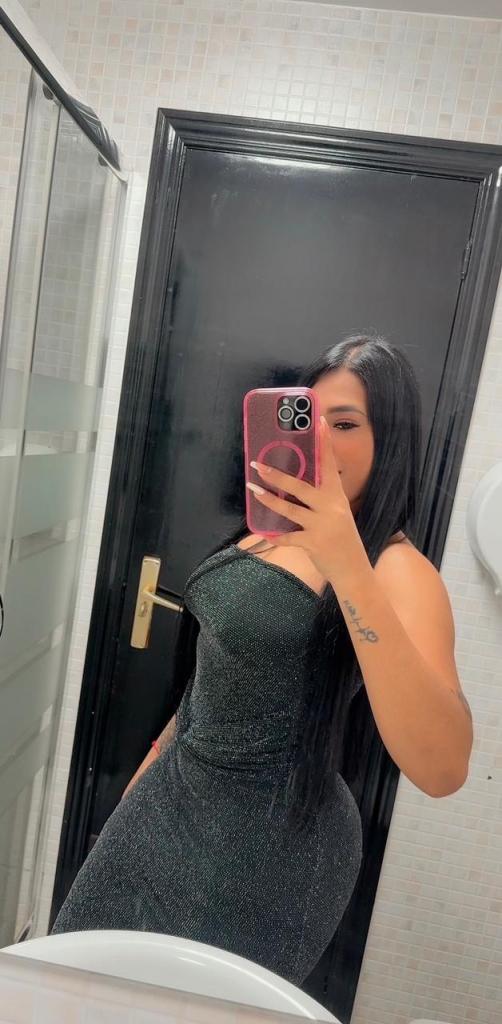665083906: Chica busca chico en Málaga