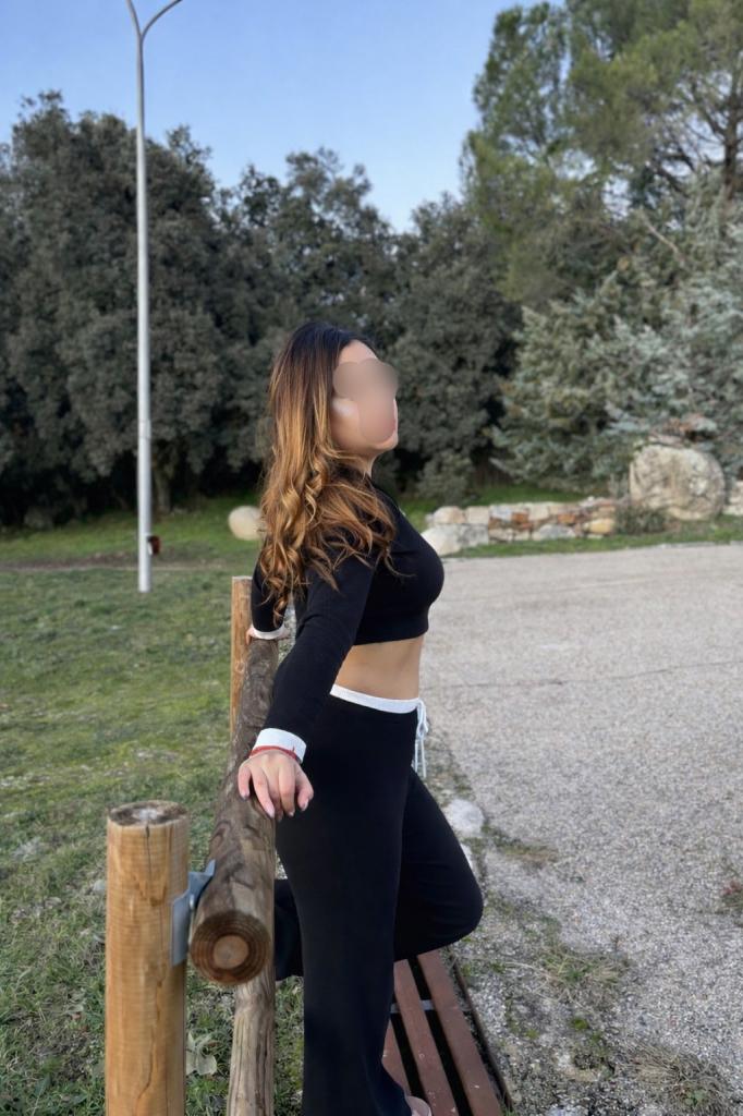 742092387: Chica busca chico en Madrid