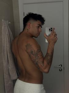 Chico busca chica en Sevilla: 