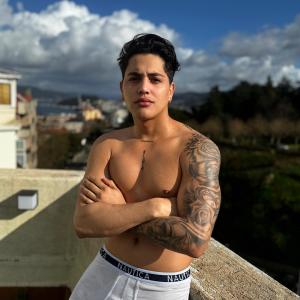 672836199: Chico busca chica en Barcelona