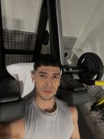 687204420: Chico busca chica en Barcelona