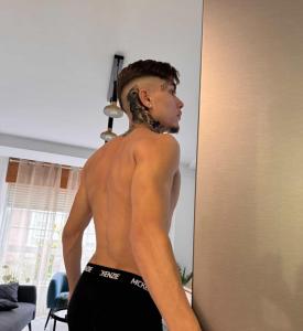 Chico busca chica en Barcelona: 