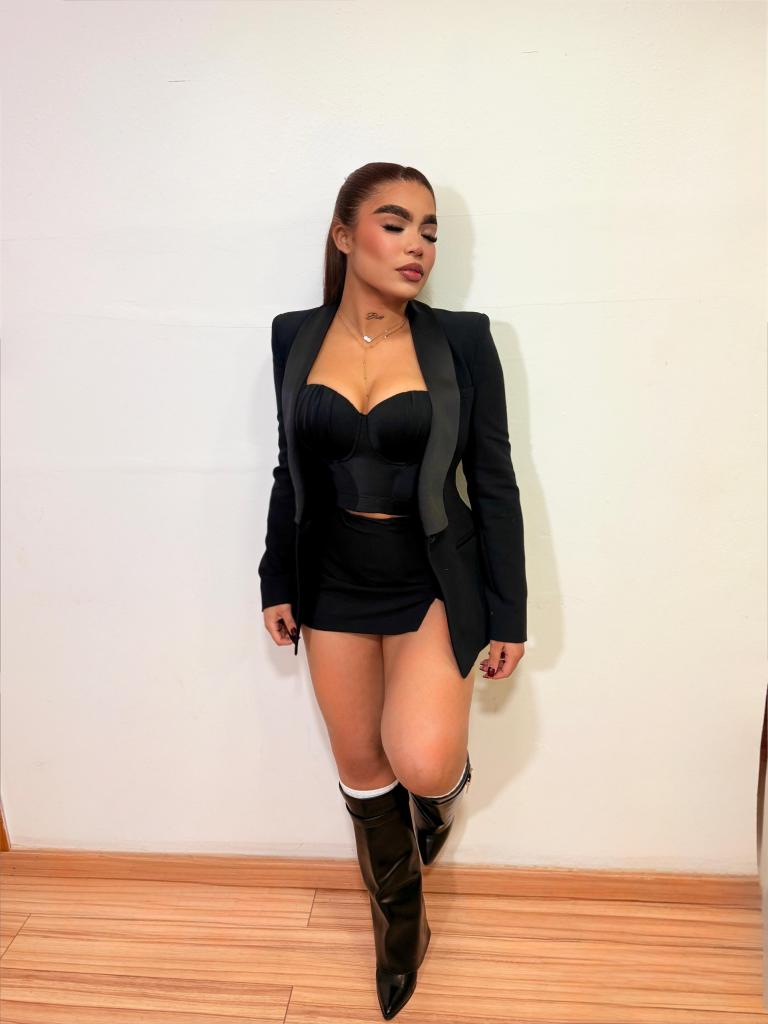 613809986: Chica busca chico en Sevilla