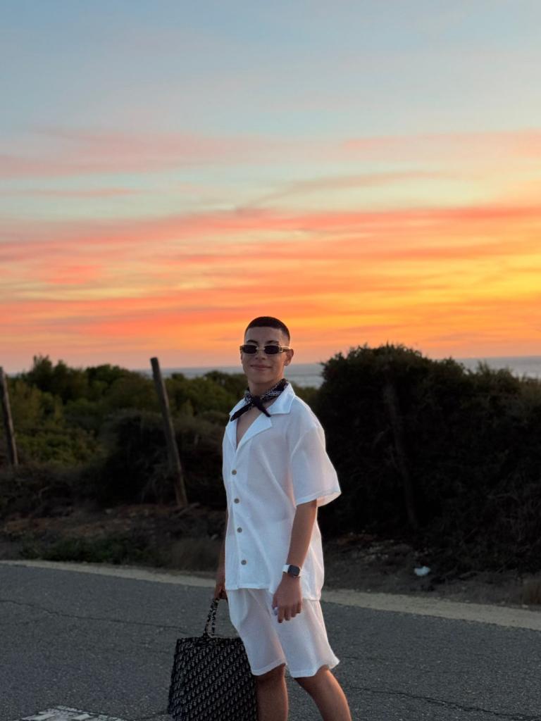 Chico busca chica en Sevilla: 