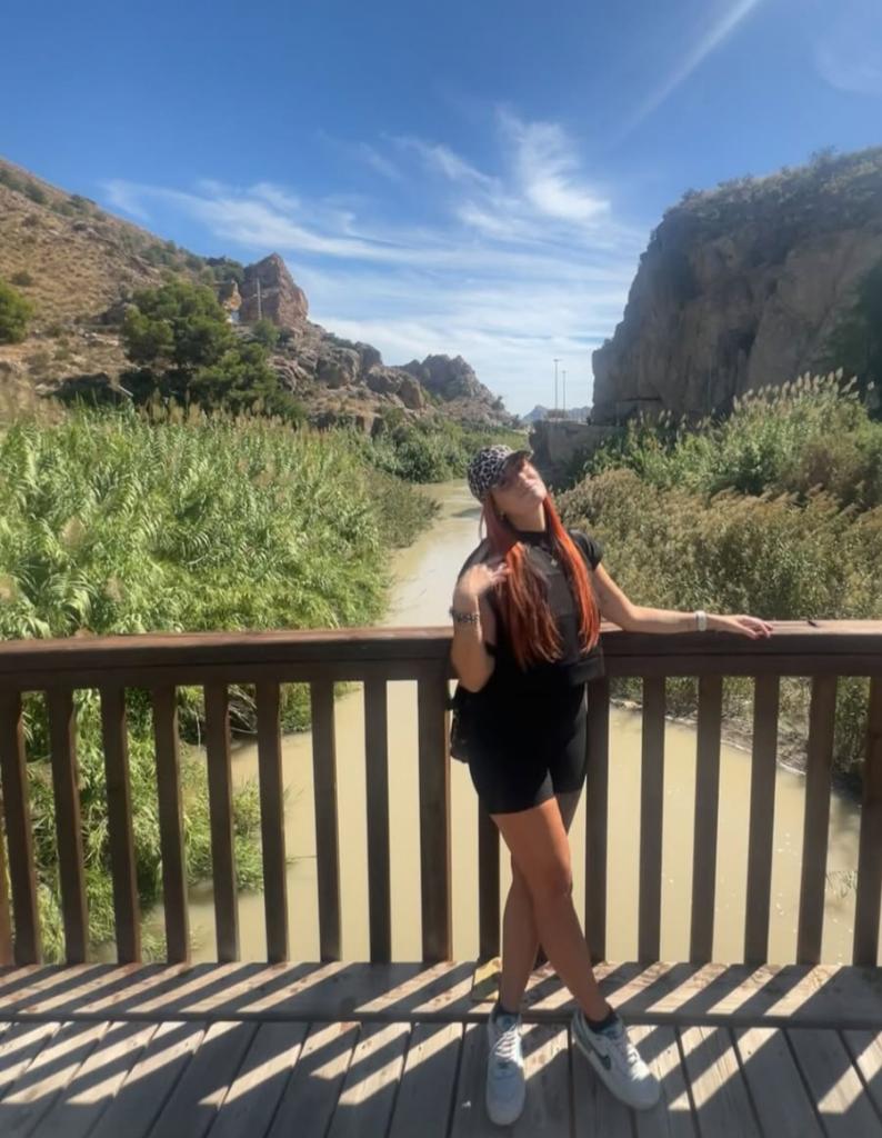 Chica busca chico en Sevilla: 