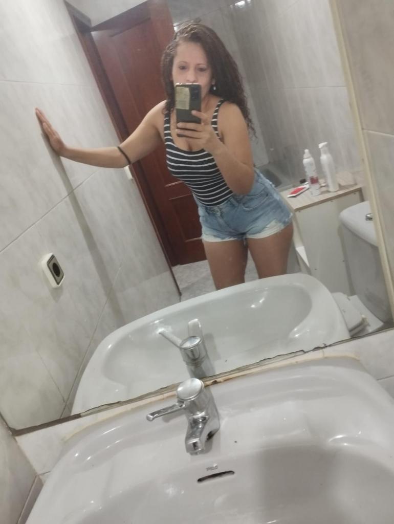 613669113: Chica busca chico en La Coruña