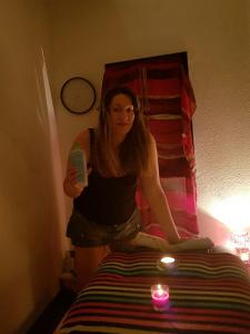 663377706: Chica busca chico en Gerona