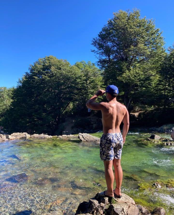 Chico busca chica en Sevilla: 