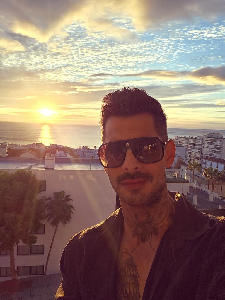 602519428: Chico busca chica en Málaga