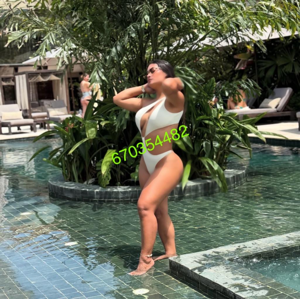 Chica busca chico en Menorca: 