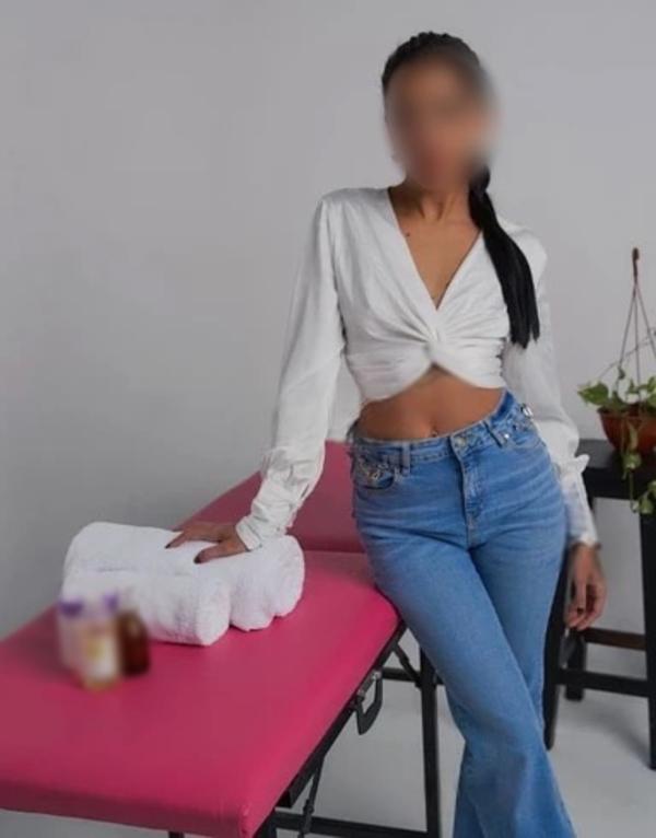 603388575: Chica busca chico en La Coruña