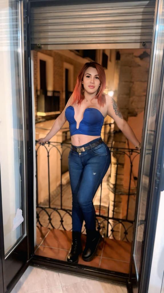 642495014: Travesti en León