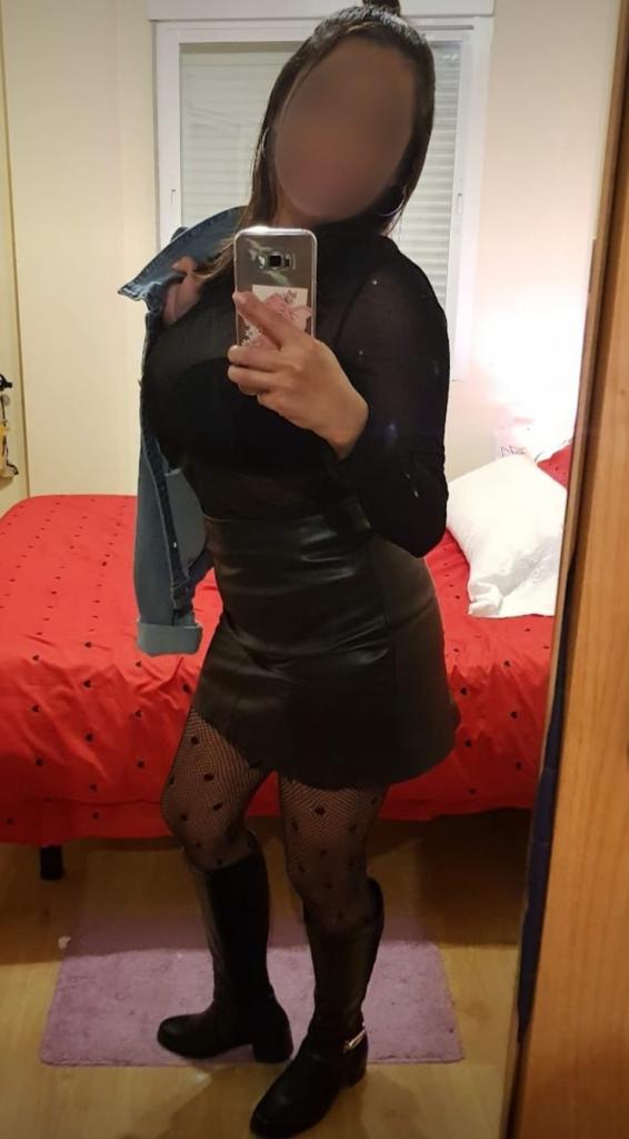 Chica busca chico en Almería: 