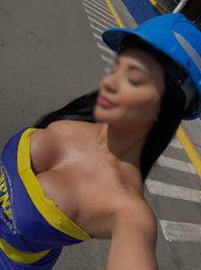 632077584: Chica busca chico en La Coruña