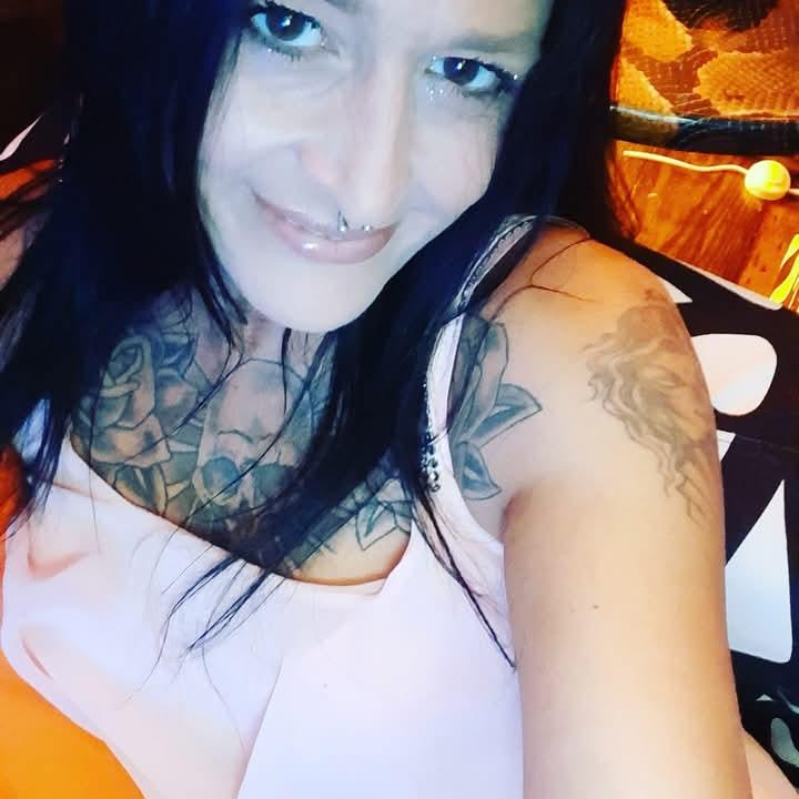 Chica busca chico en Cádiz: 