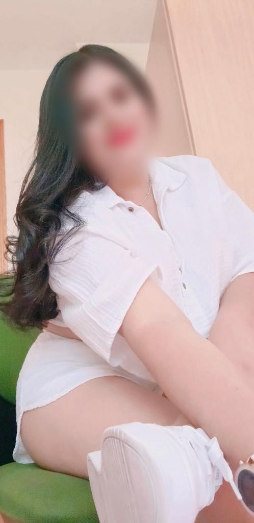 631413621: Chica busca chico en Madrid