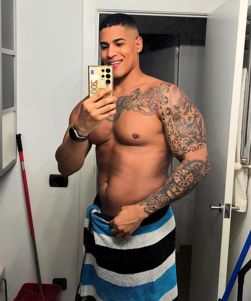 Chico busca chica en Sevilla: 