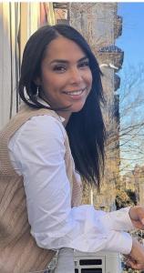 613792147: Chica busca chico en Barcelona