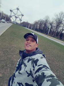 665587238: Chico busca chica en Madrid