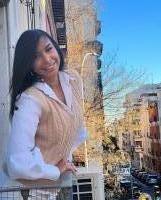 613792147: Chica busca chico en Barcelona