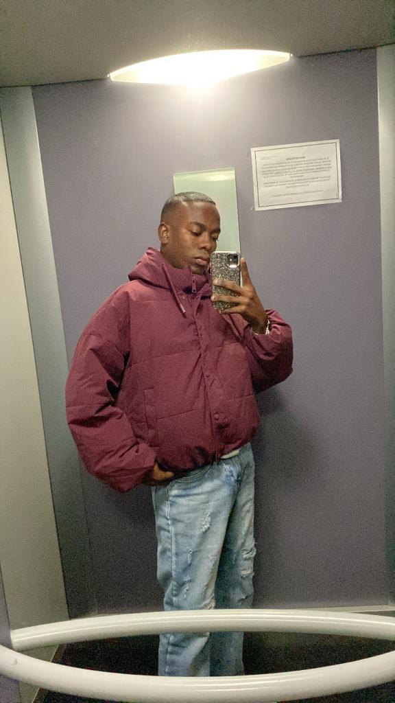 Chico busca chica en Málaga: 