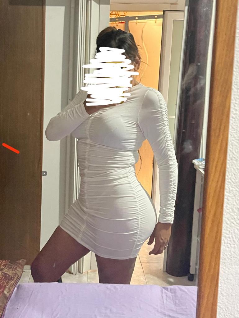 631054888: Chica busca chico en Barcelona