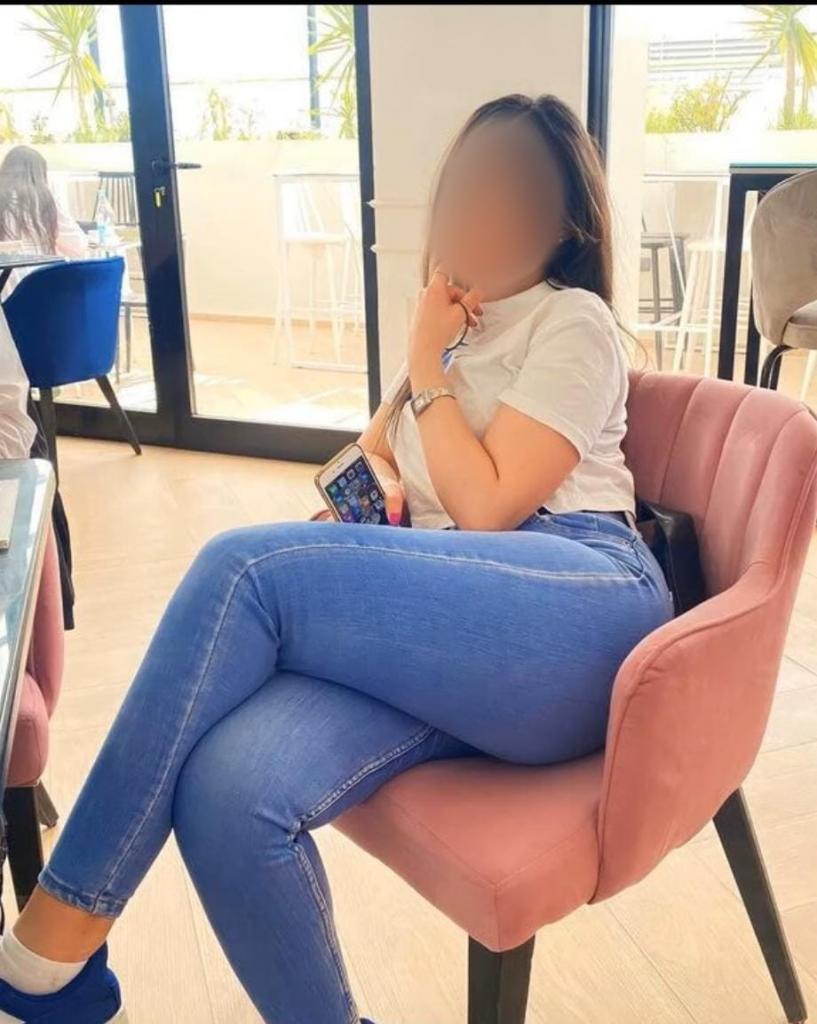 631174973: Chica busca chico en Barcelona