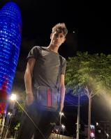 642339869: Chico busca chica en Barcelona