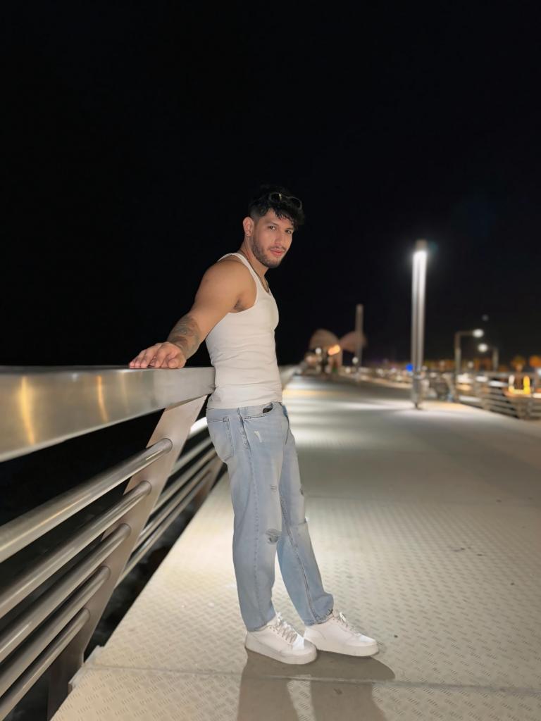 643852366: Chico busca chica en Sevilla