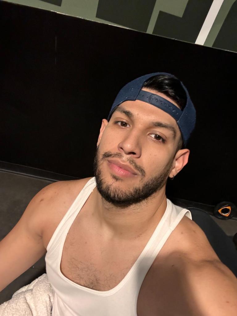 643852366: Chico busca chica en Sevilla