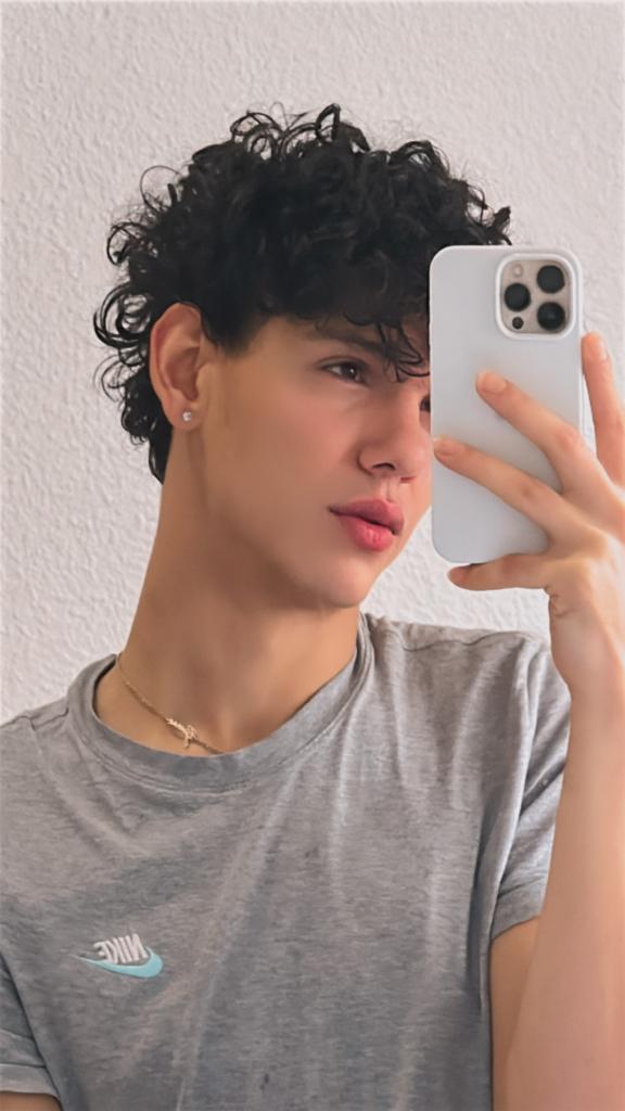 614682863: Chico busca chica en Granada