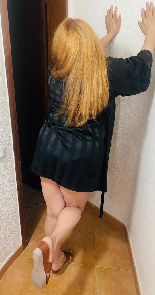 631039466: Chica busca chico en Barcelona