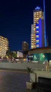 631897651: Chico busca chica en Valencia