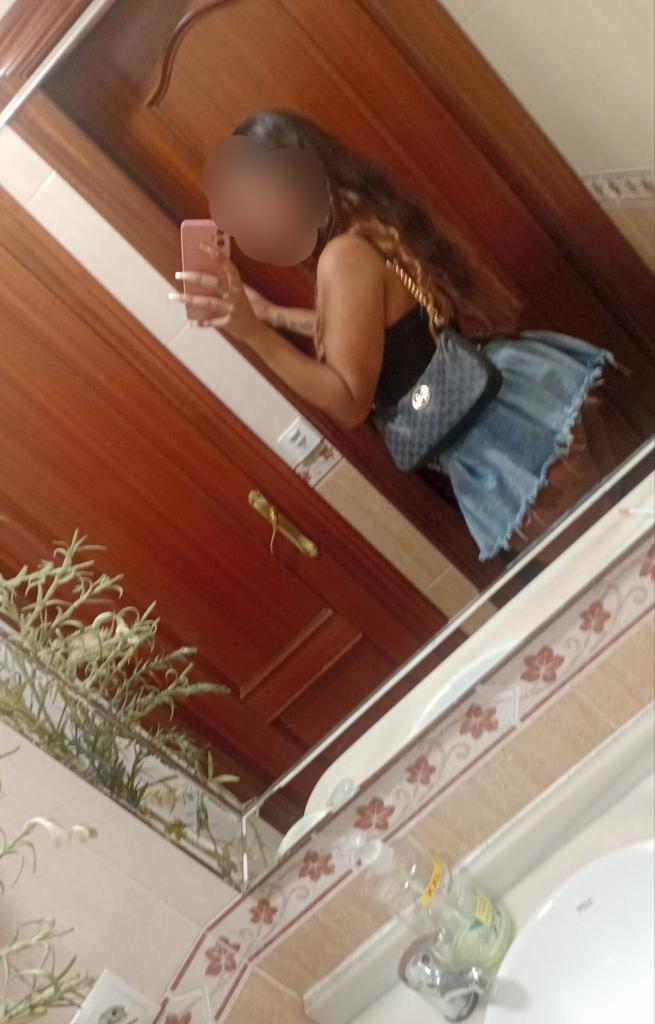 Chica busca chico en Almería: Chica busca chico