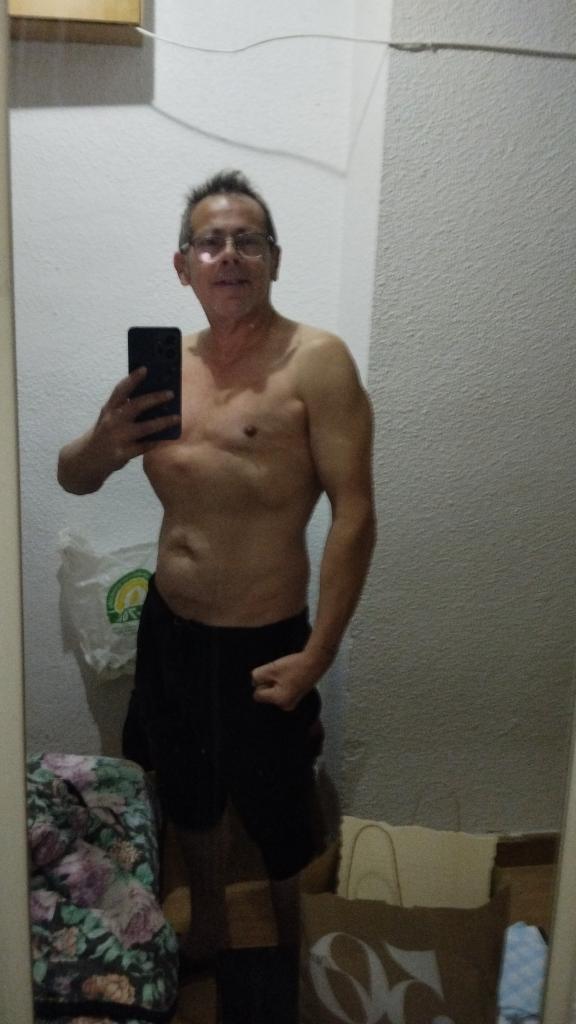 637177737: Chico busca chica en Murcia