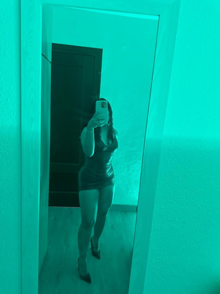 Chica busca chico en Almería: 